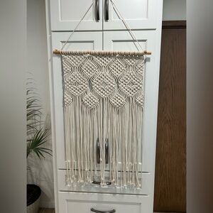 Elegant Cream Macrame Wall Hanging
